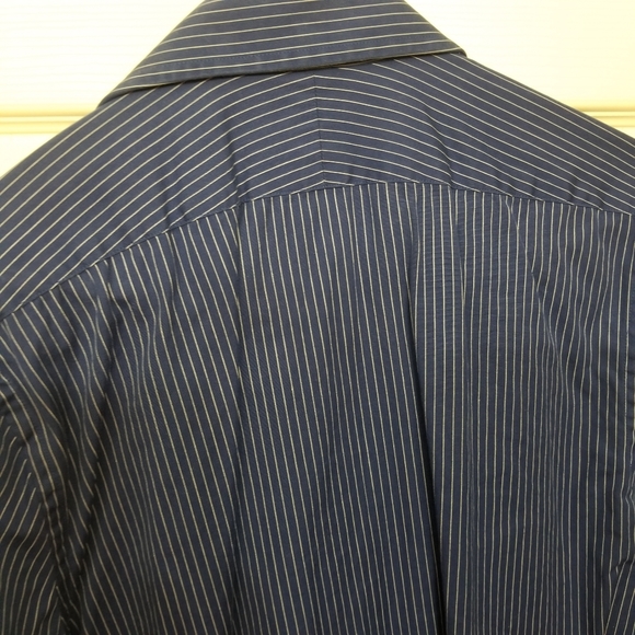 Express button up - Picture 3 of 5